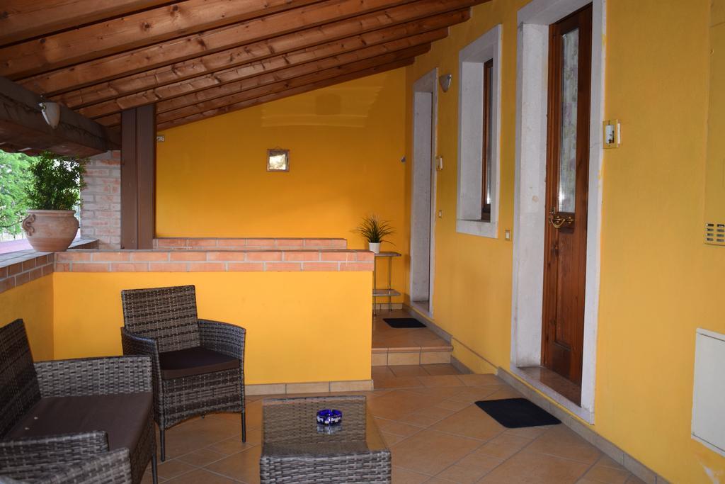 Agriturismo Fior Di Pesco Hotel Сомакампаня Екстериор снимка