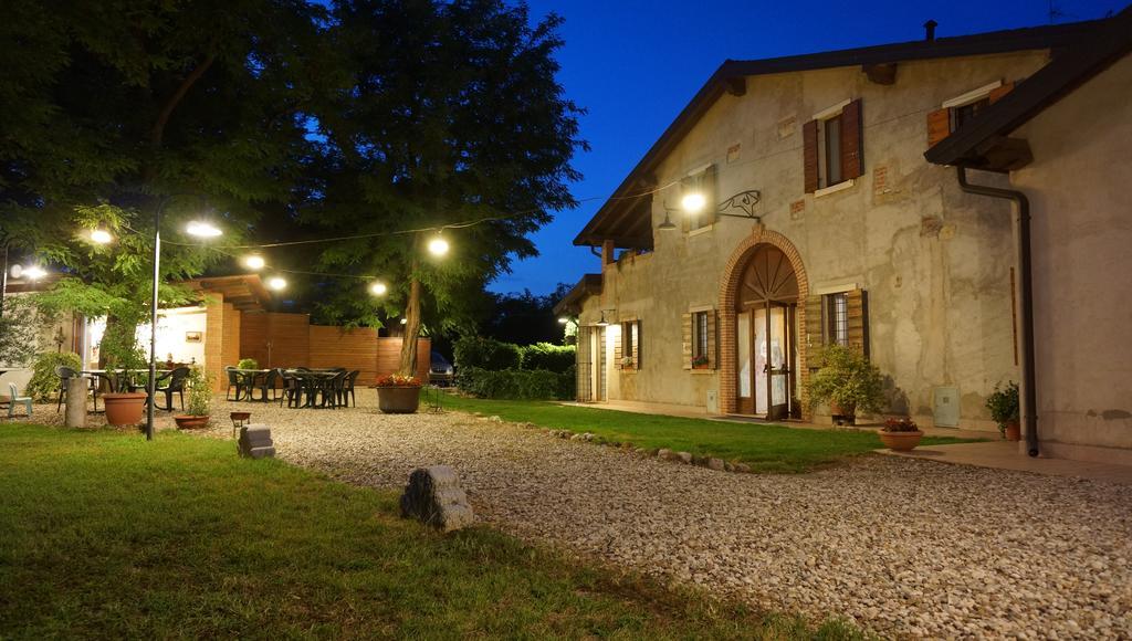 Agriturismo Fior Di Pesco Hotel Сомакампаня Екстериор снимка